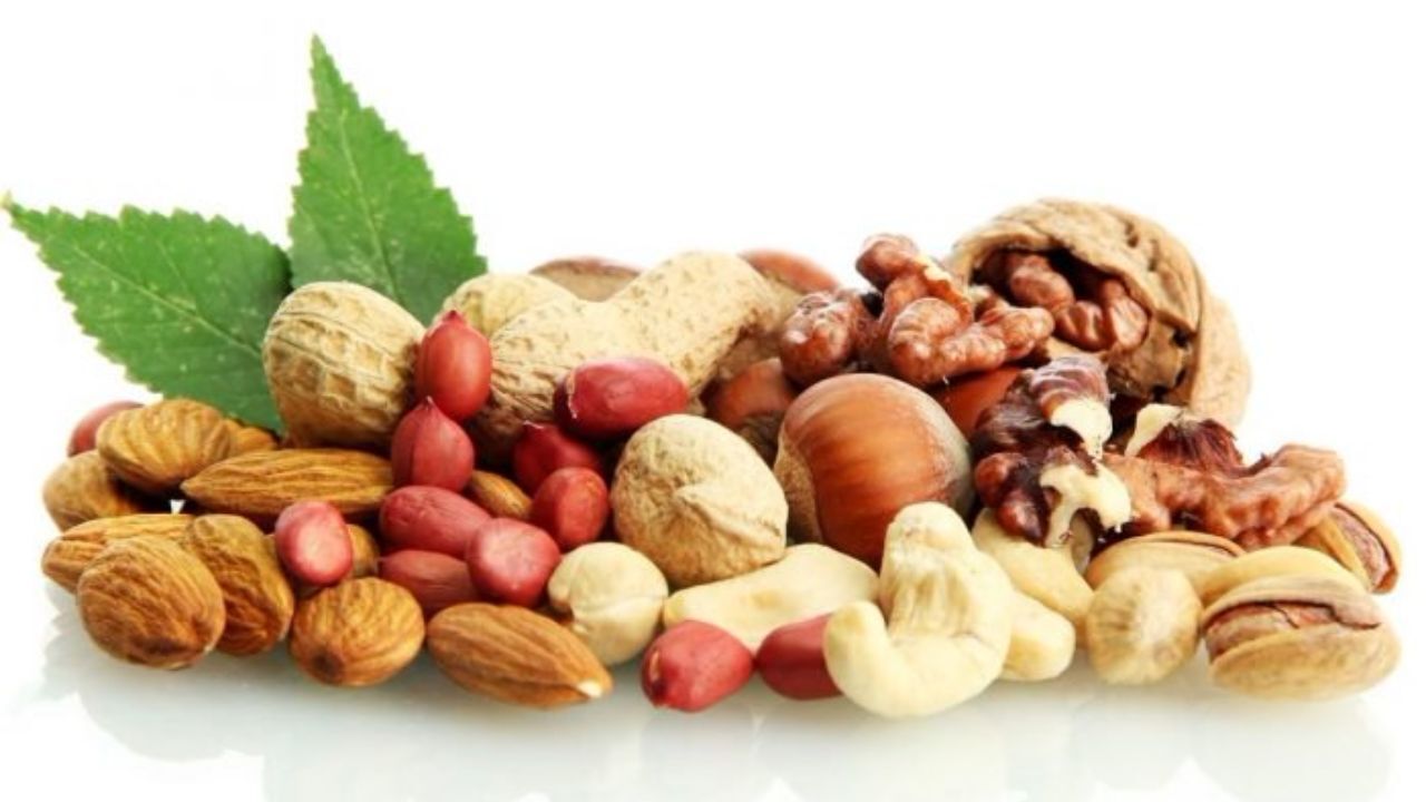 تاجران افغانستانی‌ عامل گرانی آجیل شب یلدا