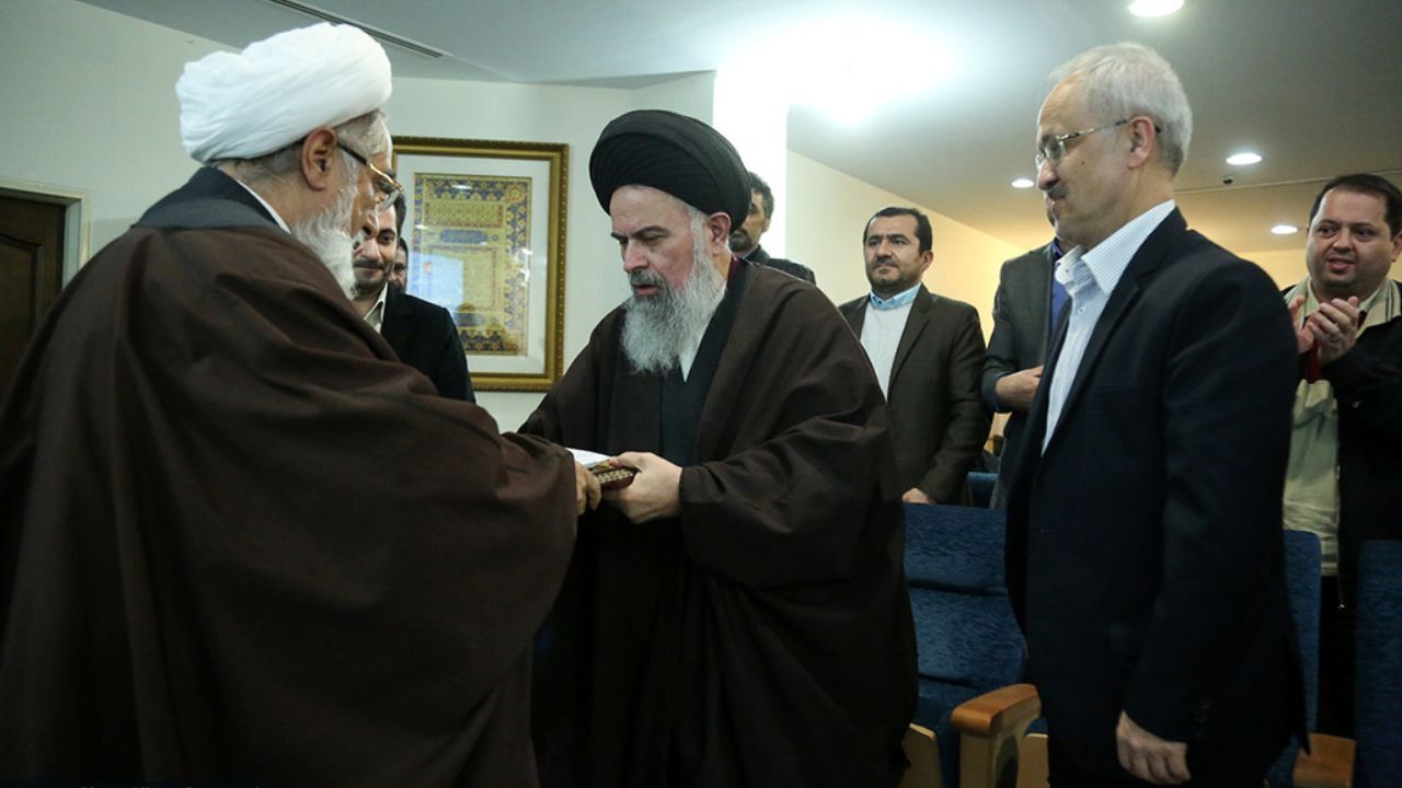 آیت‌الله بجنوردی: نباید ارزش را به جنسیت ببریم/ آیت‌الله روحانی: بسیاری از فقها جرات حرف زدن ندارند