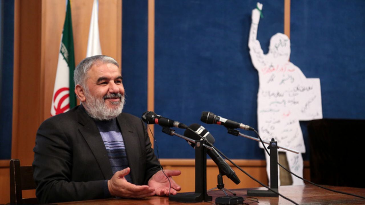 فاصله گرفتن از مردم برای اصلاح‌طلبان، سمّی مهلک است/ تصور روحانی اشتباه است اگر فکر کند از بازی در زمین دیگران سربلند بیرون می‌آید