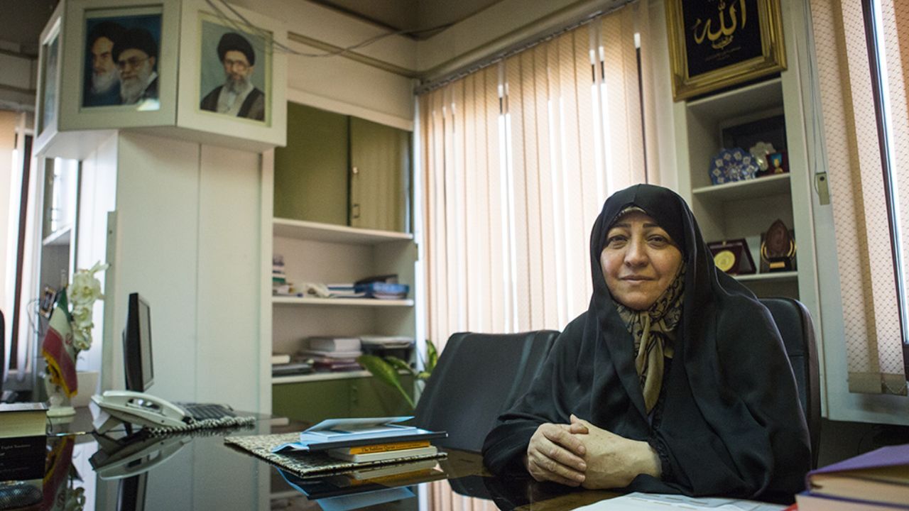 مسائل صنفی را نباید با مسائل سیاسی ادغام کنیم/ کمیسیون اجتماعی مجلس بازداشت کارگران فولاد اهواز را بررسی کرد