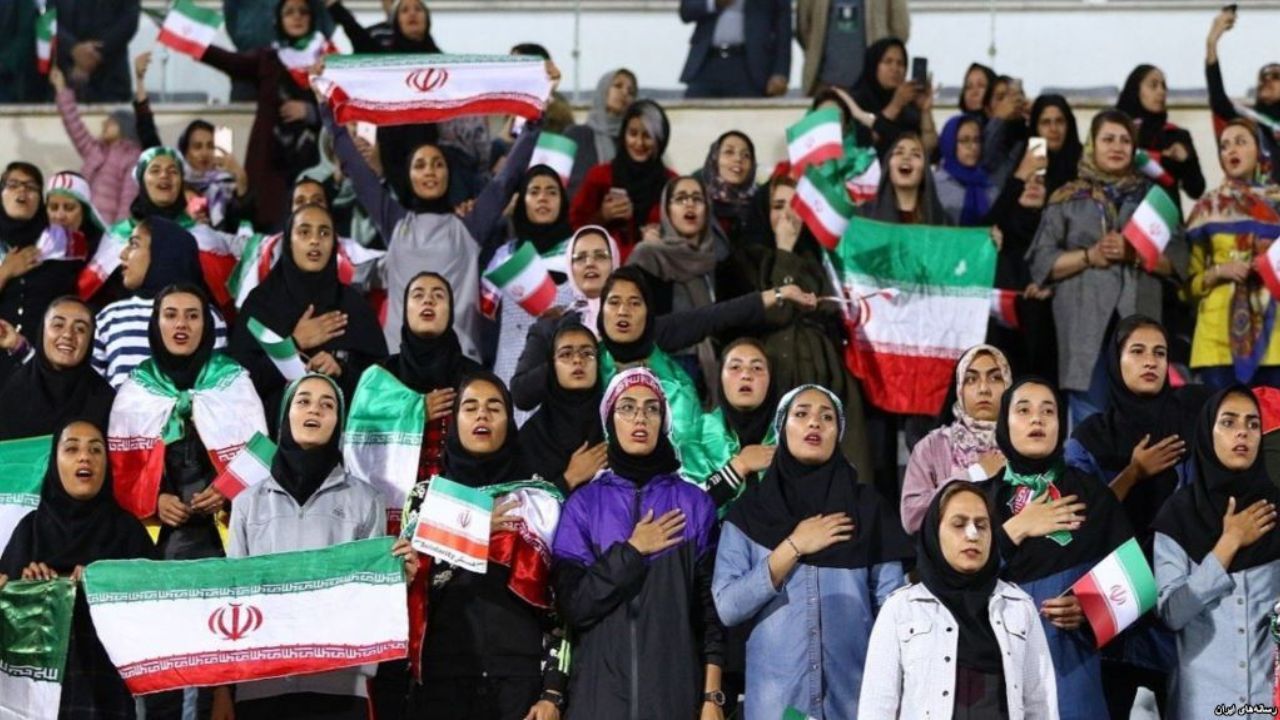نیم‌فصل دوم لیگ فوتبال، بهترین فرصت برای حضور زنان در آزادی/ قوه قضاییه مانعی بر سر راه ورود زنان به ورزشگاه نمی‌بیند