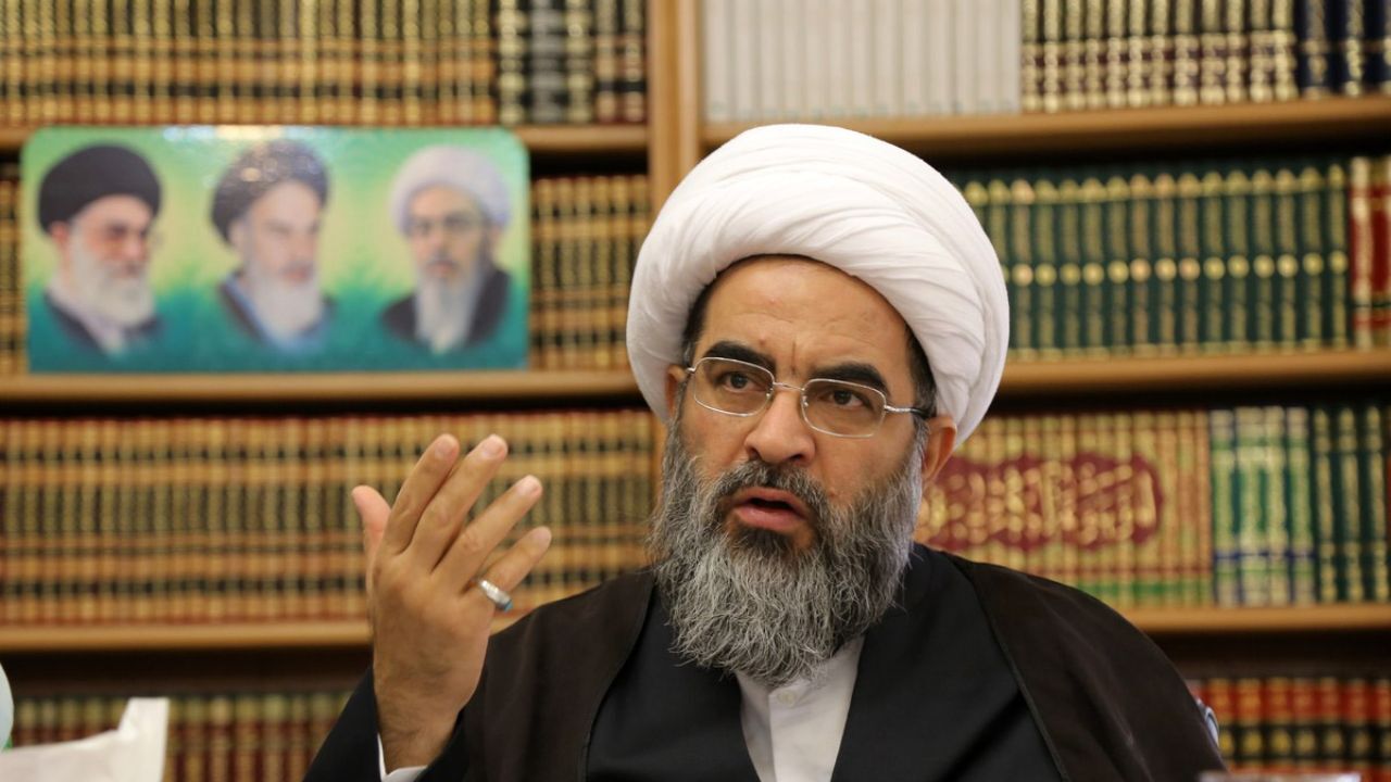 برخورد منفی با موضوع فضای مجازی مطلوب نیست/ درس‌های من سال‌هاست که در تلگرام قرار می‌گیرد و بیش از هفت میلیون مراجعه‌کننده دارم