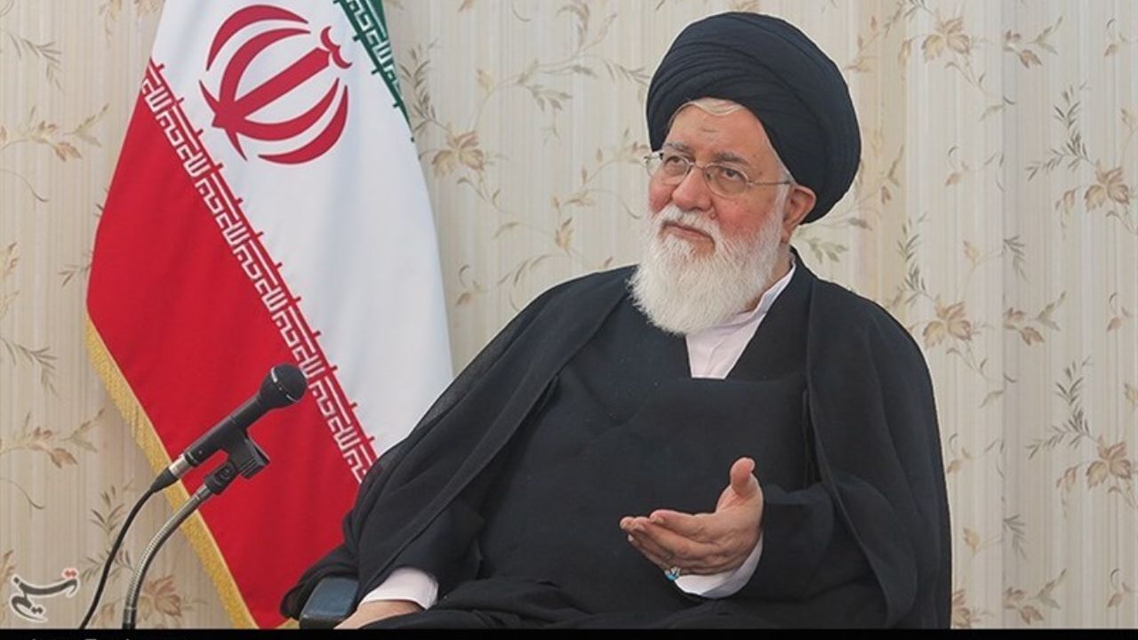 درآمد یک شاگرد سوپرمارکتی از یک روحانی بیشتر است