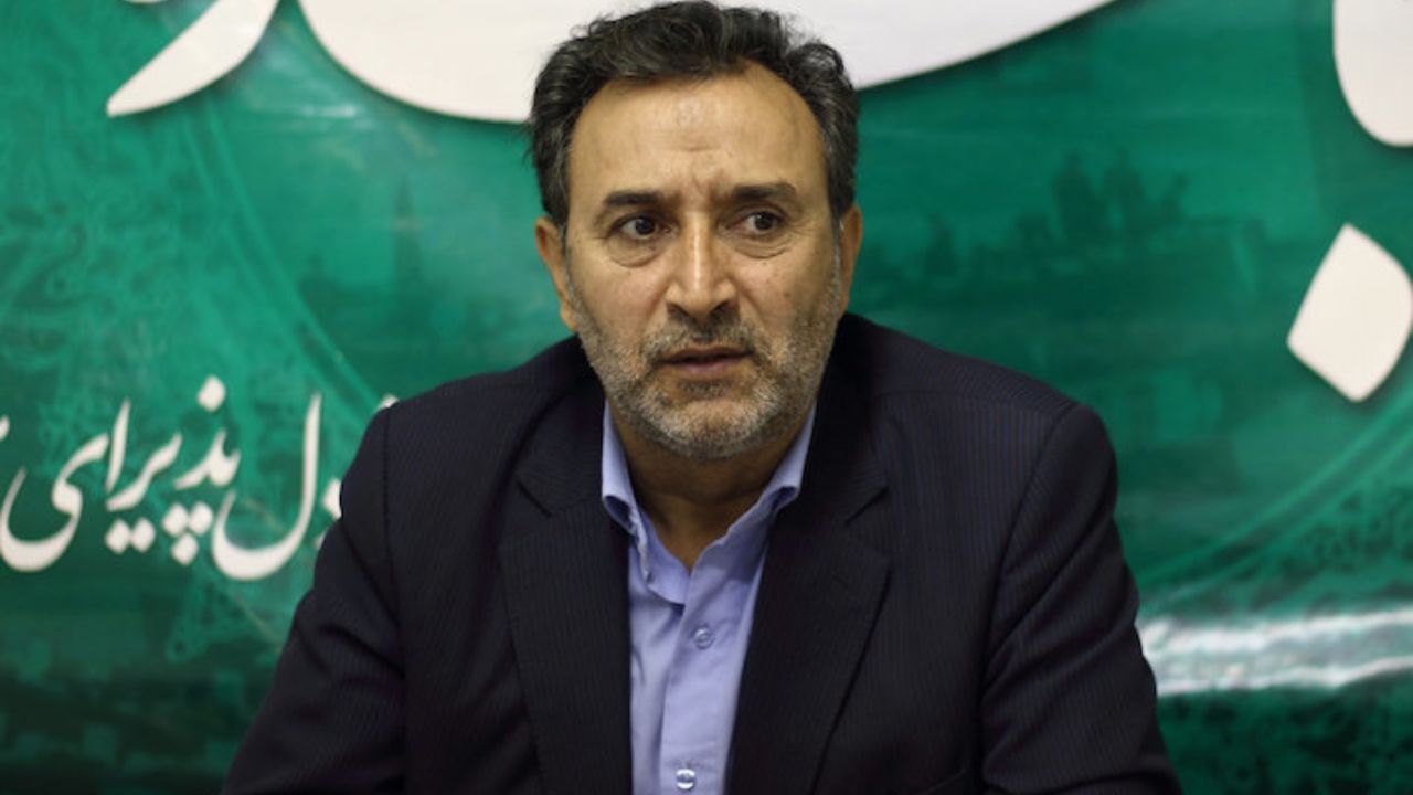 اکثرخصوصی سازی‌ها، خصوصی خواری ومفت خواری بوده است/ واگذاری ها پنهانی و با رشوه چندصد سکه بوده