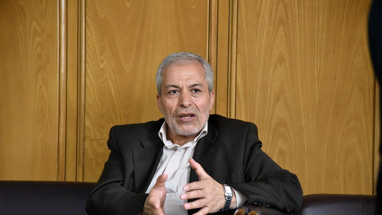 اولویت اصلاح‌طلبان گزینه مستقل است/ آنقدر منعطف هستیم که با لاریجانی هم، همکاری کنیم/ وقتی گفته می‌‌شود وامدار حزبی نیستم یعنی می‌خواهم «زیگزاگی» بروم