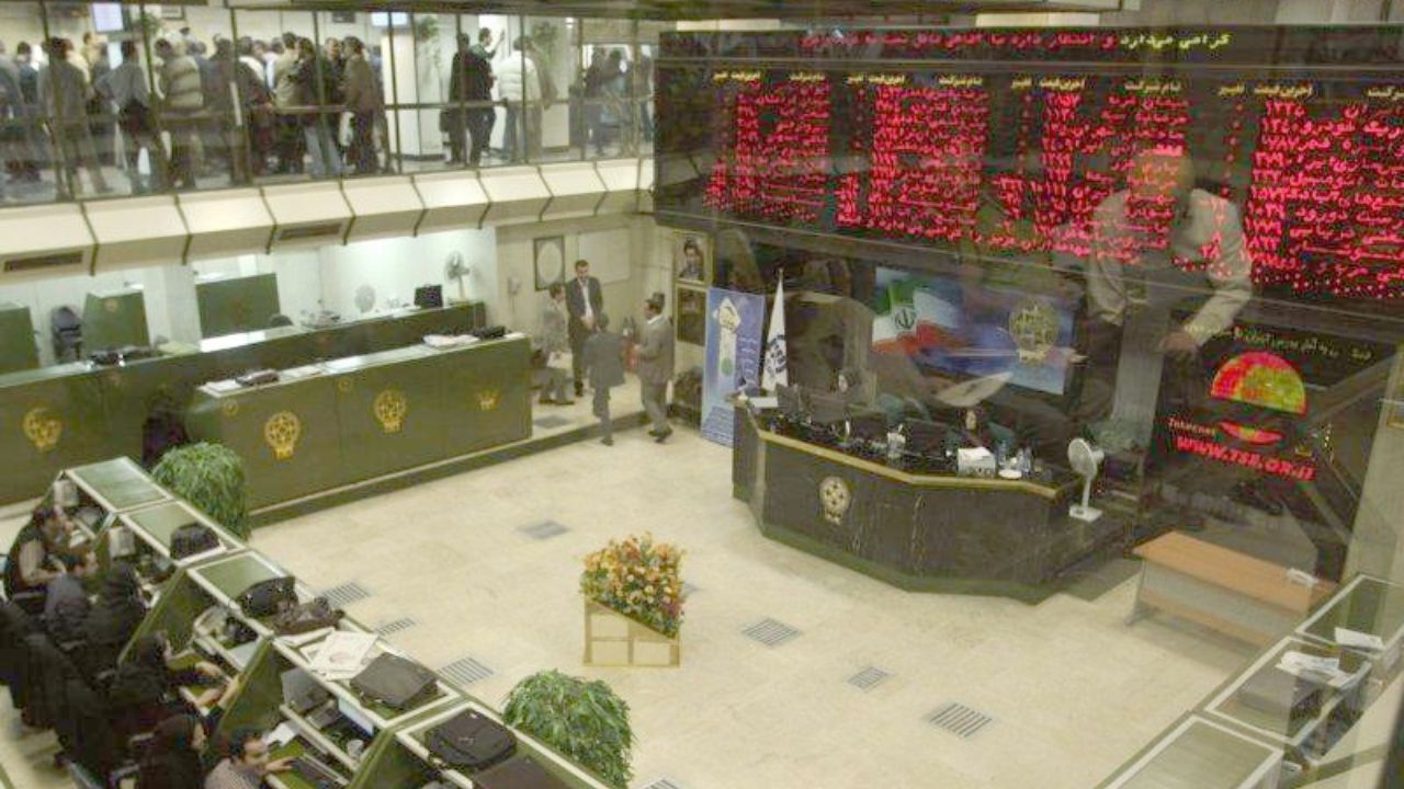 دلیل همسو نبودن رشد قیمت ملک با ارزش سهام چیست؟