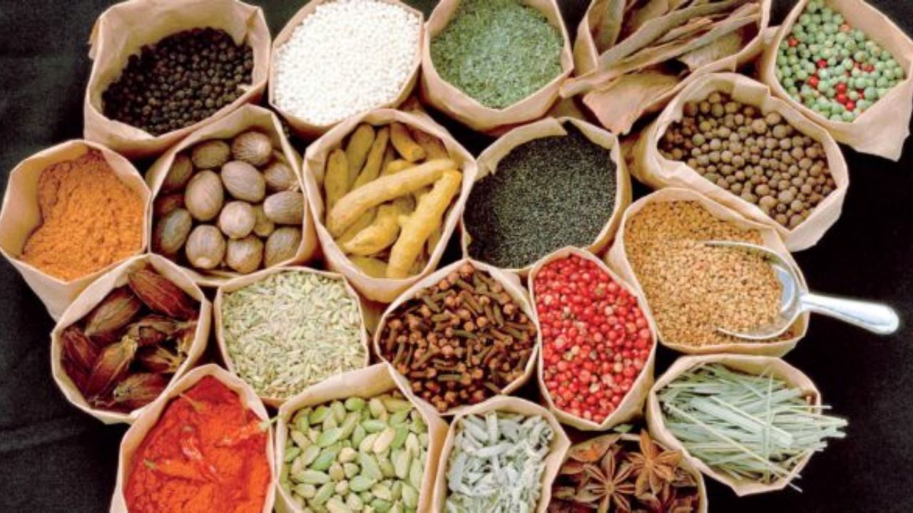 ممنوعیت واردات گیاهان دارویی از سال آینده/ارزش صادرات گیاهان دارویی به 300 میلیون دلار رسید