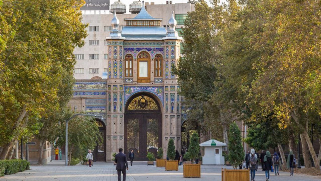 درهای میدان مشق باز می‌شود