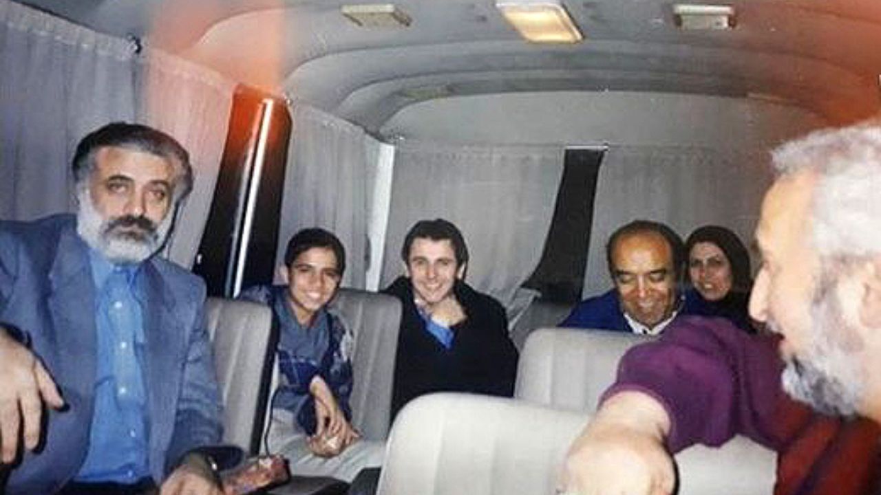 مینی‌بوس‌سواری بازیگران؛ 19 سال قبل + عکس