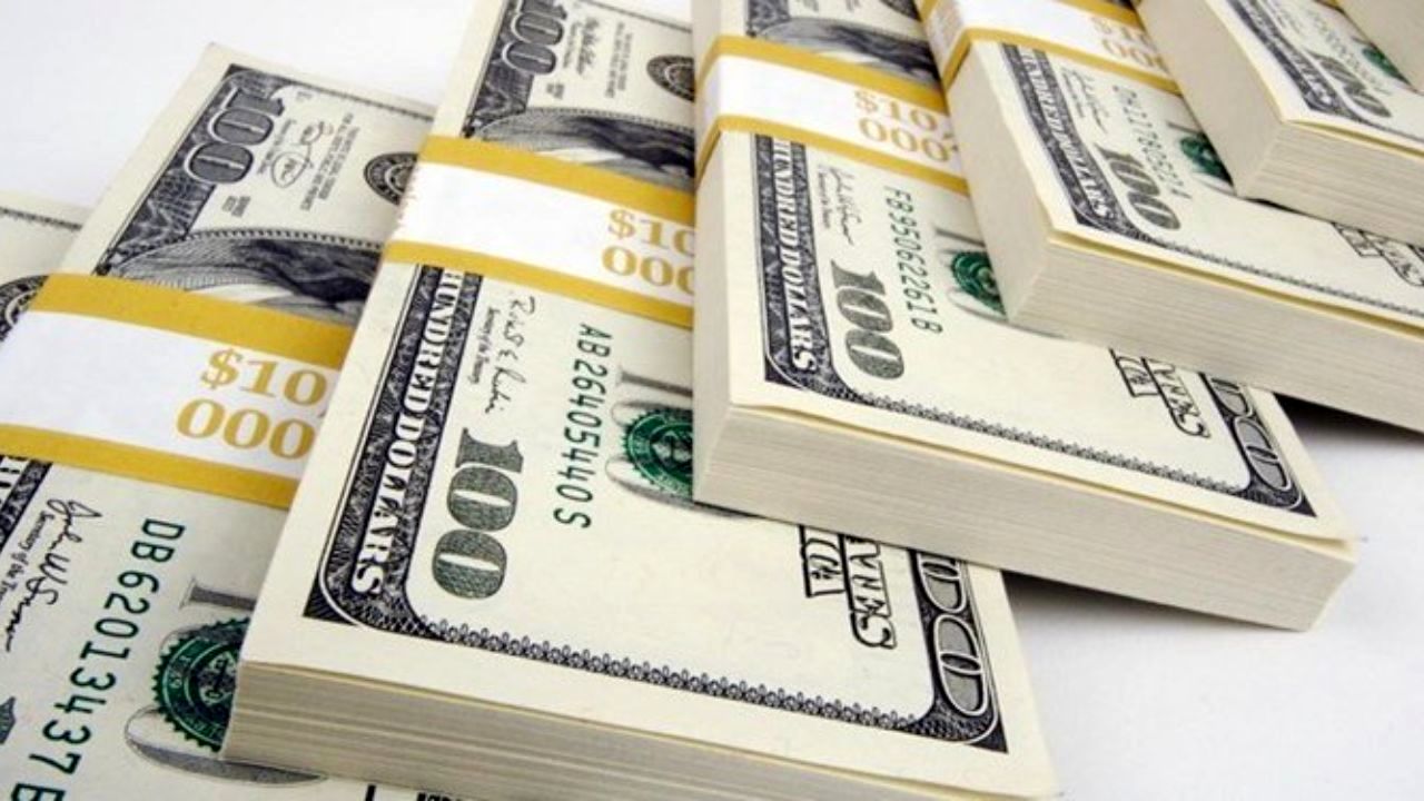قیمت دلار تا پایان سال کمتر از 10 هزار تومان می‌شود