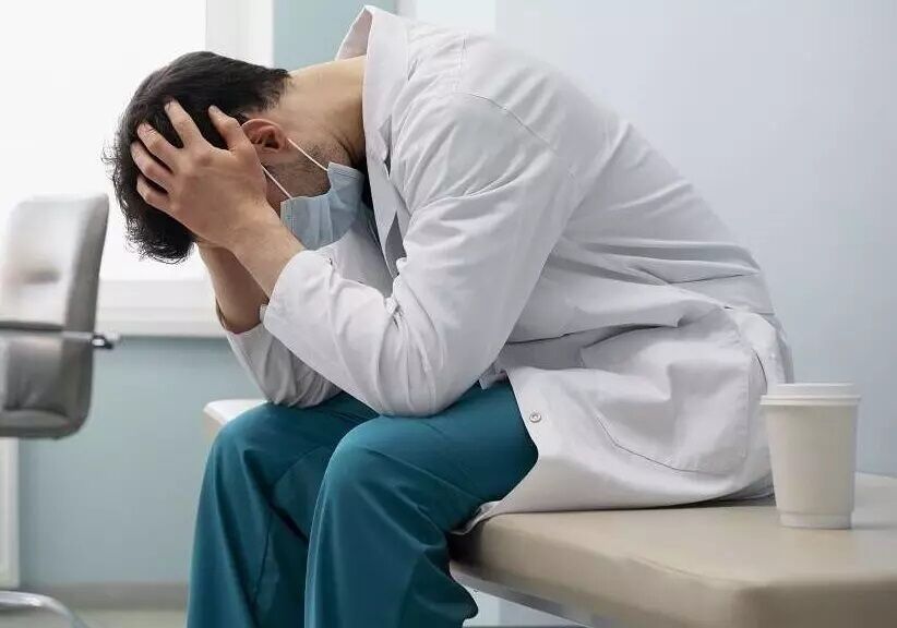 هشدار؛ خودکشی رزیدنت‌ها جدی است