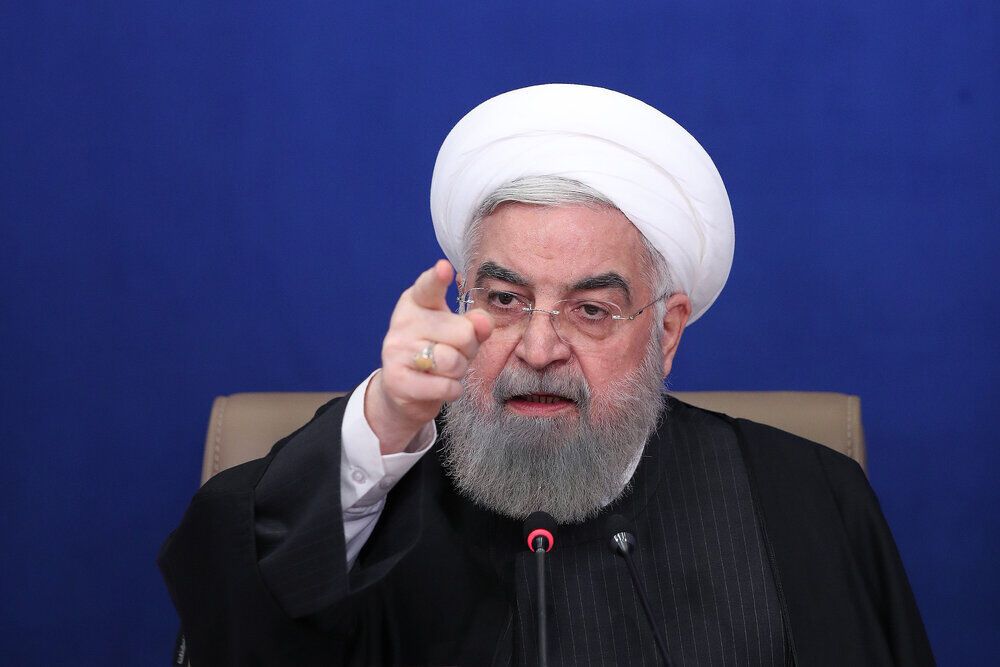 روحانی می‌خواهد ضعف‌های خودش را پشت شعارهایی مانند رفراندوم پنهان کند