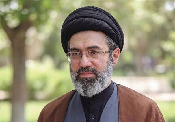 پاسخ رهبر انقلاب به نامه رزمندگان حزب‌الله؛ پایداری در مسیر مقاومت، نصرت الهی را در پی دارد