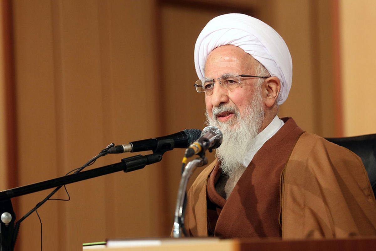 آیت‌الله جوادی آملی: ایران کشوری بزرگ است؛ اگر ما اصالت خود را حفظ کنیم، در مذاکرات و مسائل خارجی دچار ضعف نخواهیم شد