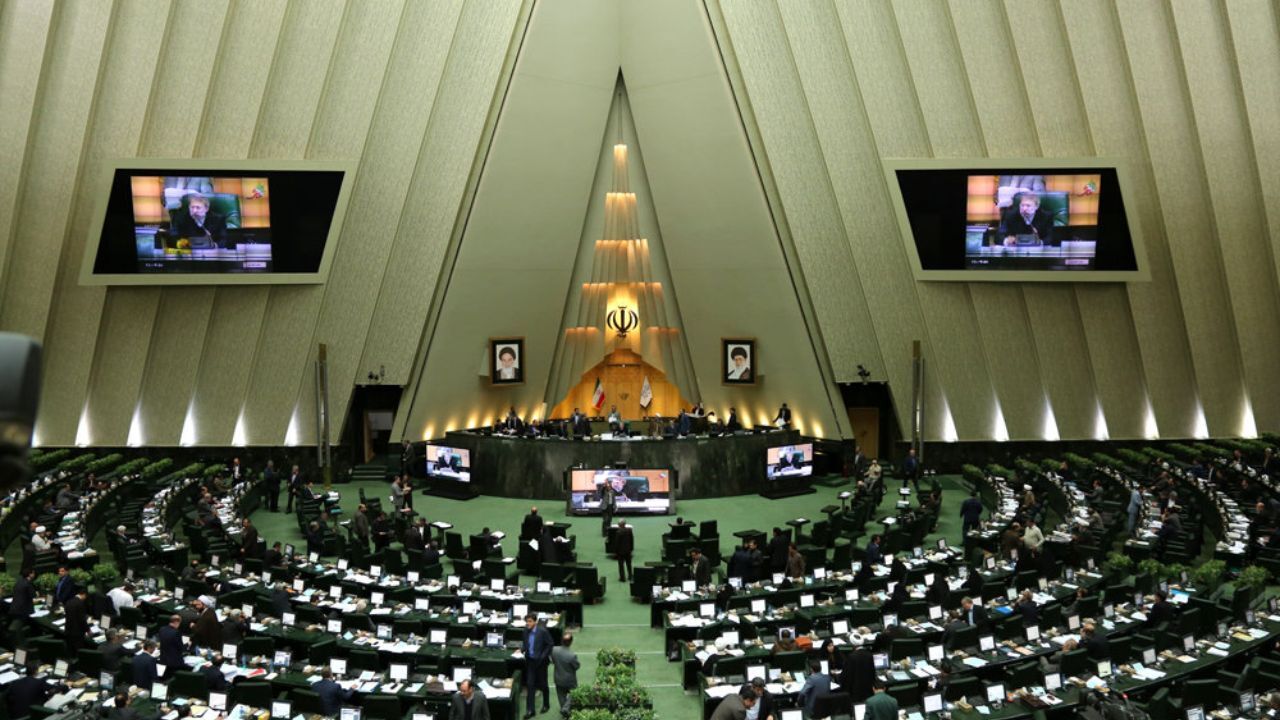 تکلیف نهایی سوال از وزیر در صورت عدم اقناع اکثریت نمایندگان چیست