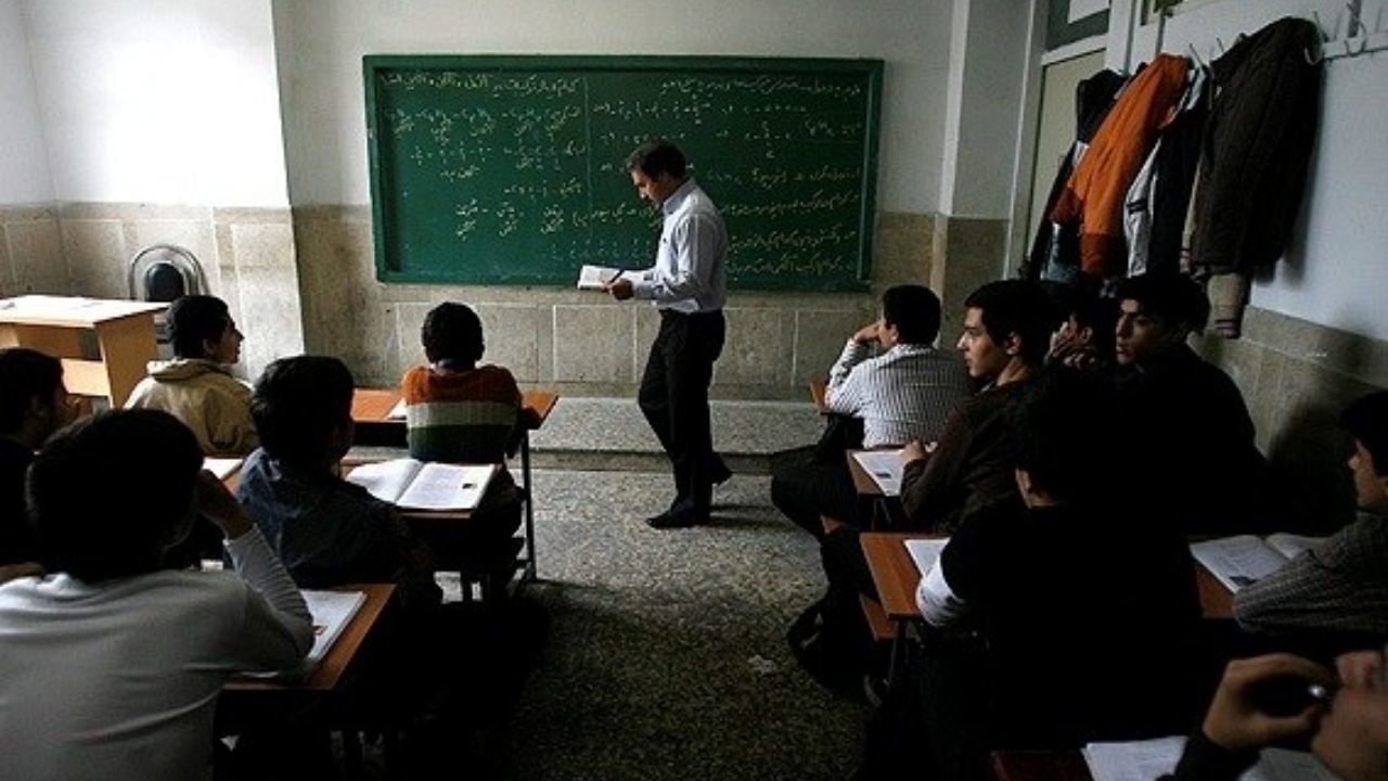 ورود 6 هزار سرباز معلم به مدارس در سال 97/ تغییر امتیازات و گروه‌های شغلی در اجرای طرح رتبه‌بندی حرفه‌ای