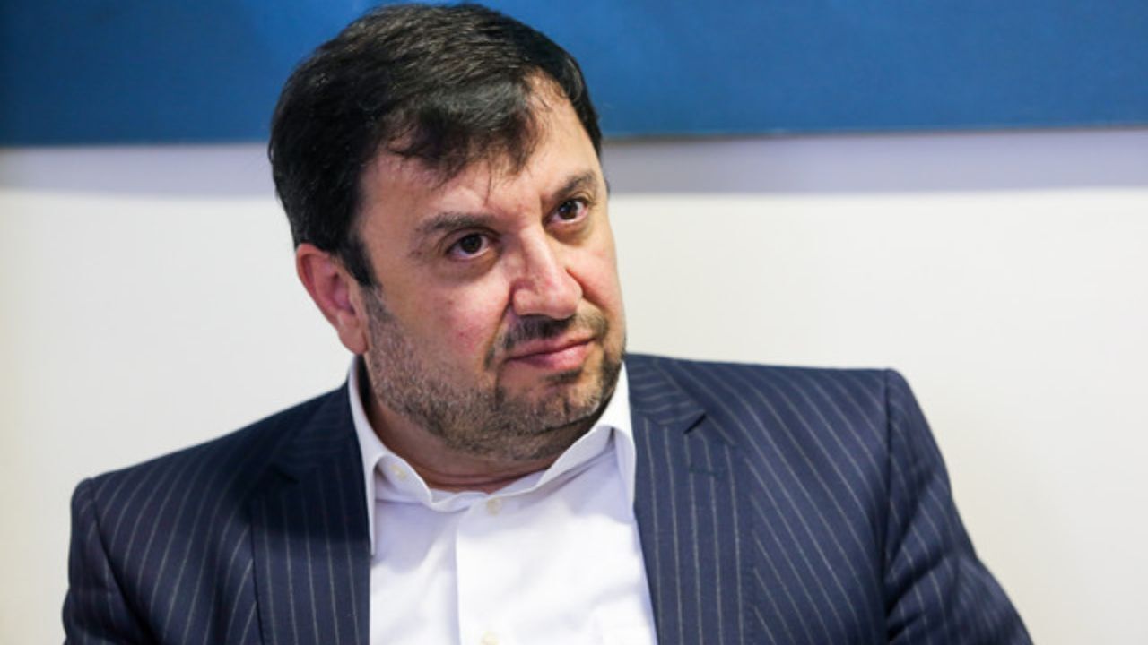 تلگرام مانند یک راهزن عمل می‌کند/ دستور رئیس‌جمهور برای رفع انحصار پیام‌رسان‌های خارجی