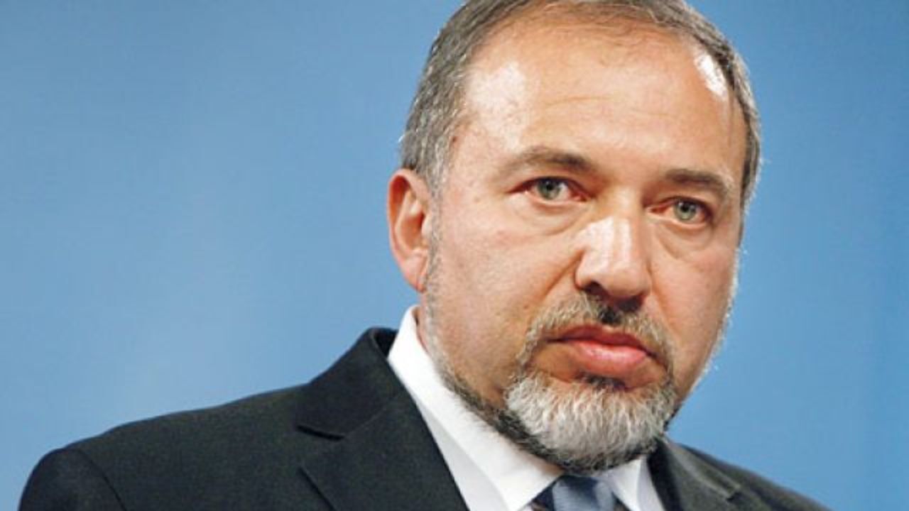 به مرزها نزدیک شوید، کشته می‌شوید