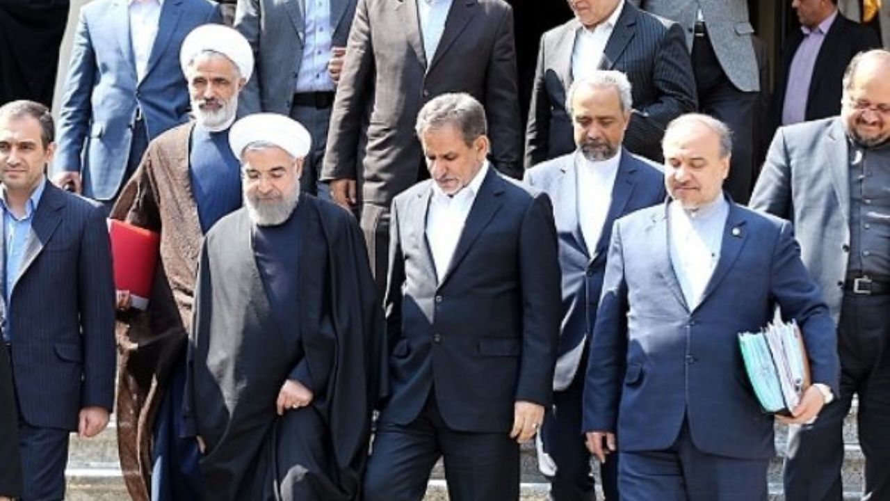 کسانی که در رقابت با روحانی شکست خوردند به دنبال ایجاد ناامیدی هستند/ دولت باید در زمینهٔ مسائل داخلی قوی‌تر عمل کند