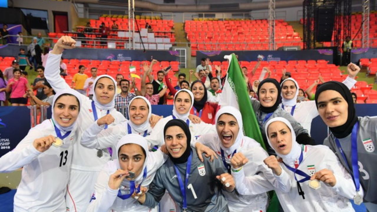 خانم گلی آسیا حس دیگری داشت