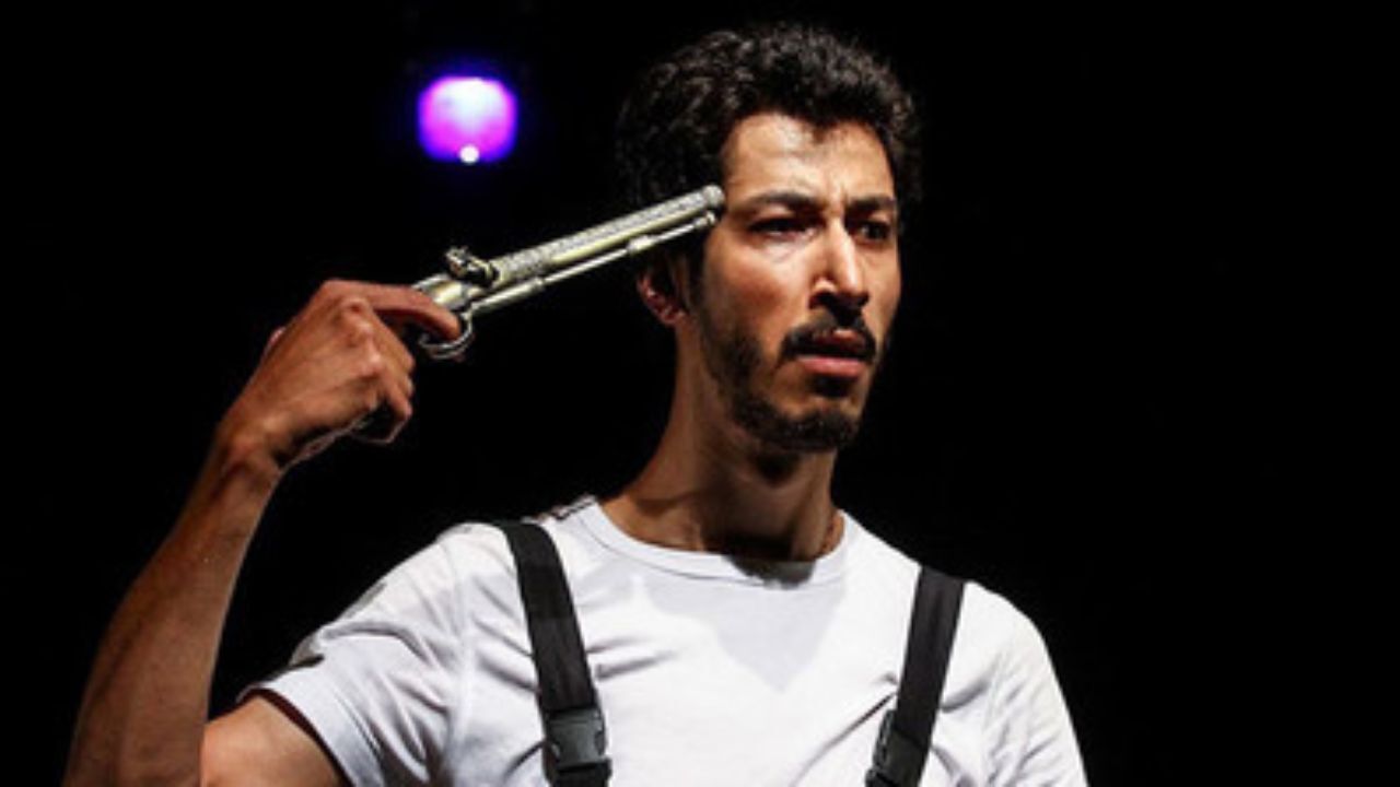 نمایش «جوجه تیغی» به ناصر ملک مطیعی تقدیم شد