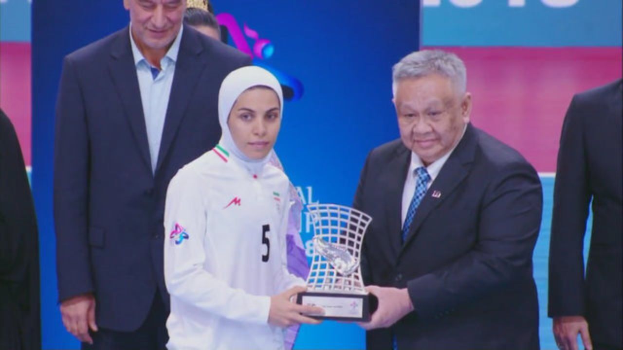 زنان حق دارند که بازی‌های ورزشی را از نزدیک ببینند