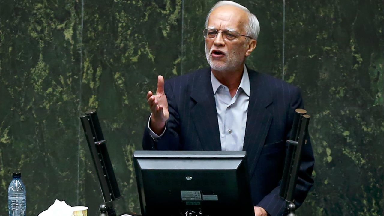 بحث عدم کفایت رئیس‌جمهور شوخی است/ احتمالا نظر سرلشگر صفوی این است که یک نظامی کشور را اداره کند