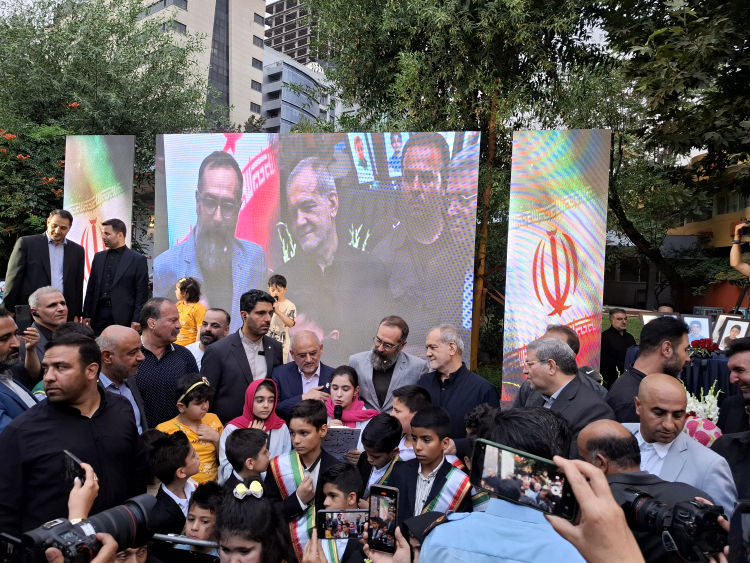 حضور دکتر پزشکیان در آیین گرامیداشت یاد شهدای خردسال تجاوز اسرائیل