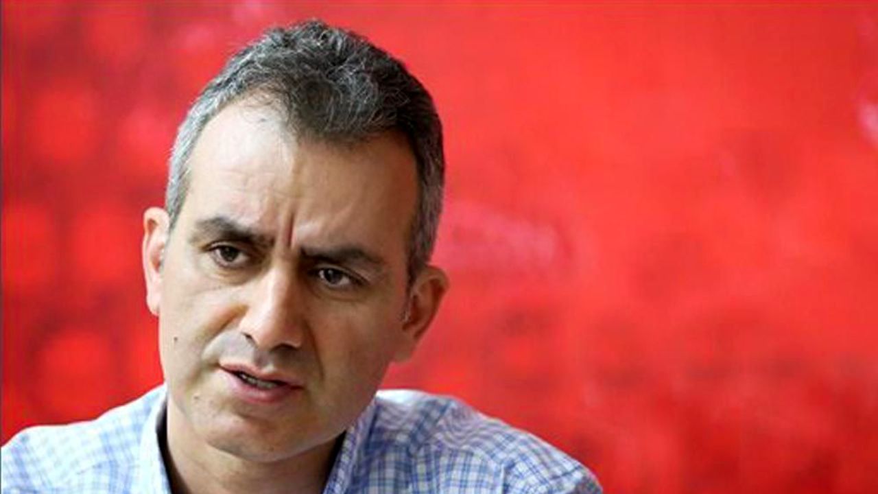 رییس تئاترشهر مدیر امور بین‌الملل تئاتر می‌ماند