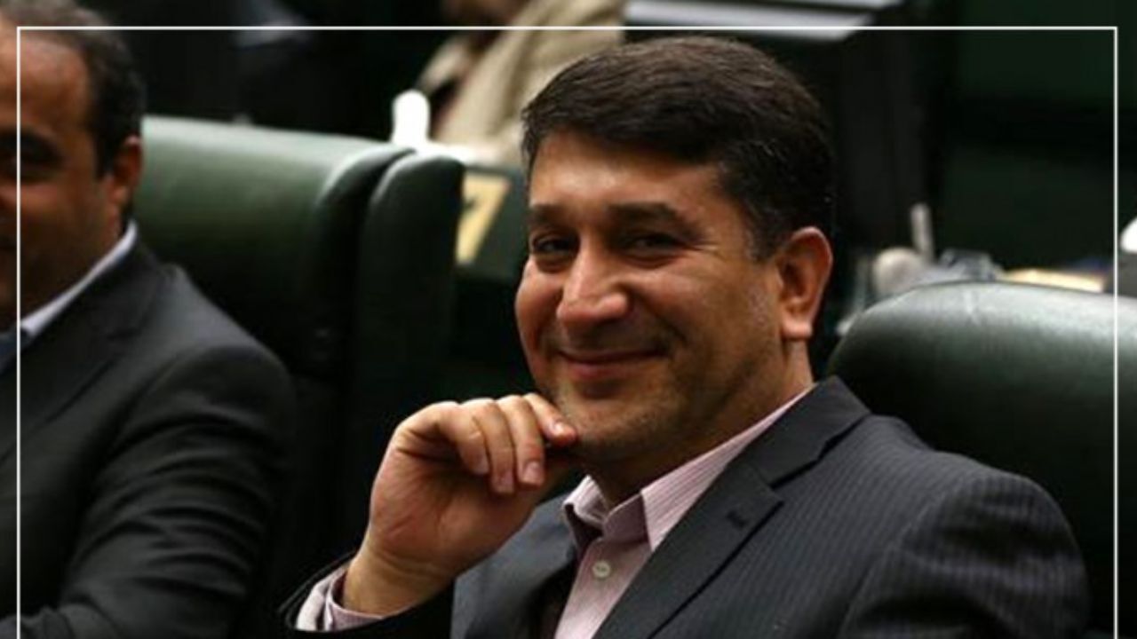 شایسته نیست که به دلیل حضور زنان مدیر مجموعه آزادی برکنار شود