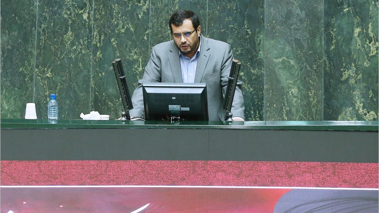 دولت به دنبال رئیس جدیدی برای بانک مرکزی است/ برای تغییرات در کابینه چند روزی صبر کنید