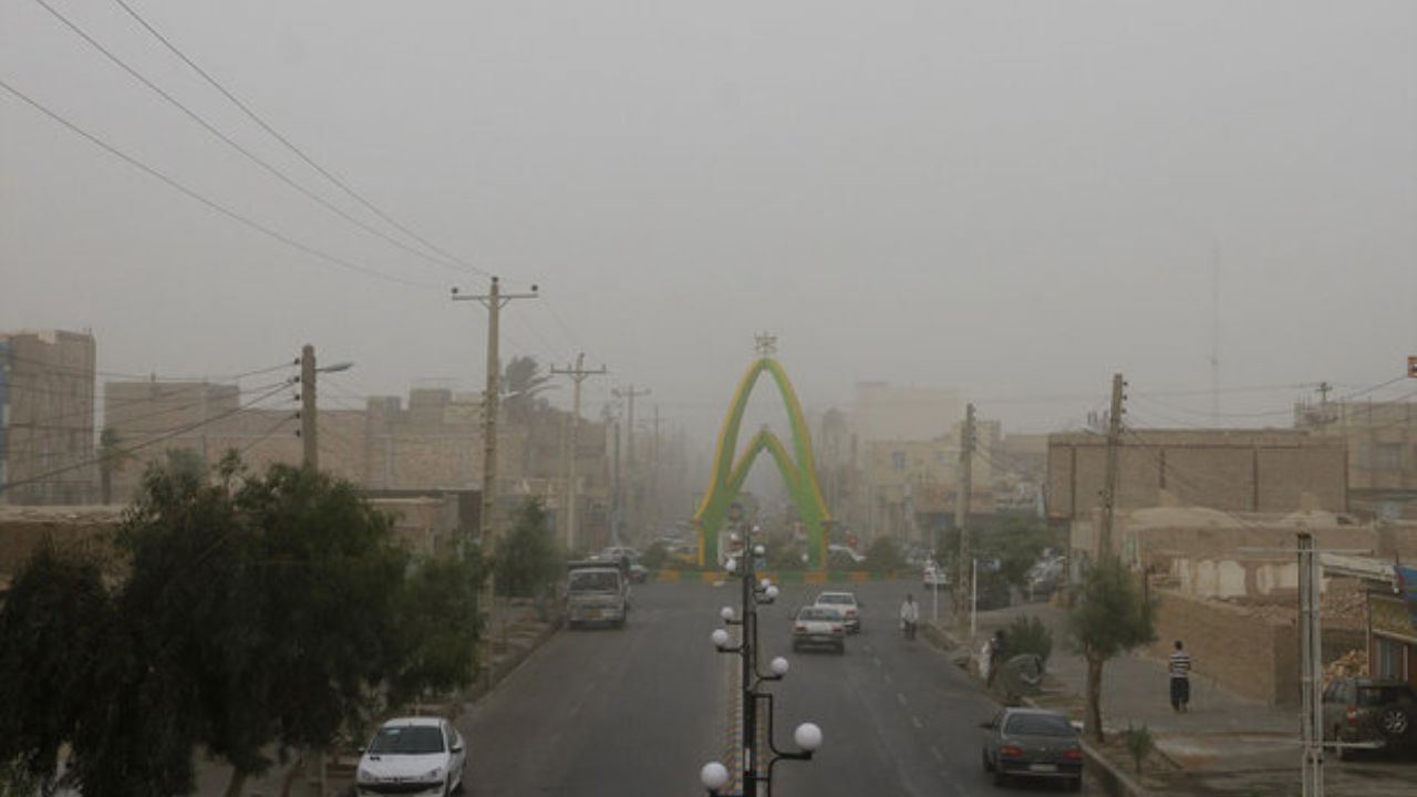 سرعت طوفان در سیستان به 77 کیلومتر بر ساعت رسید