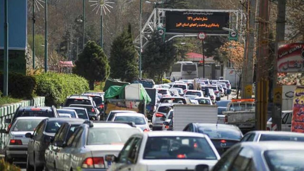 ترافیک سنگین در محور کرج-چالوس/ بارش باران در محورهای دو استان
