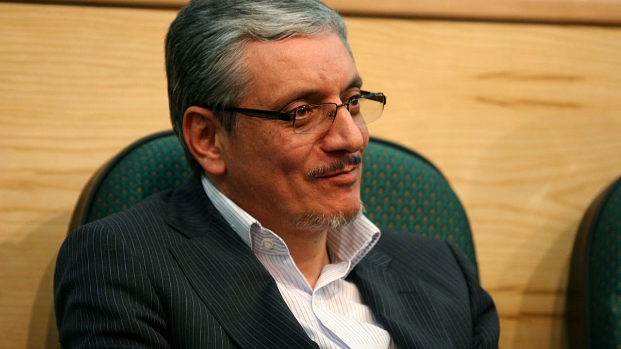 دست تجاوزگر دشمن را در هر نقطه از منطقه خرد می‌کنیم