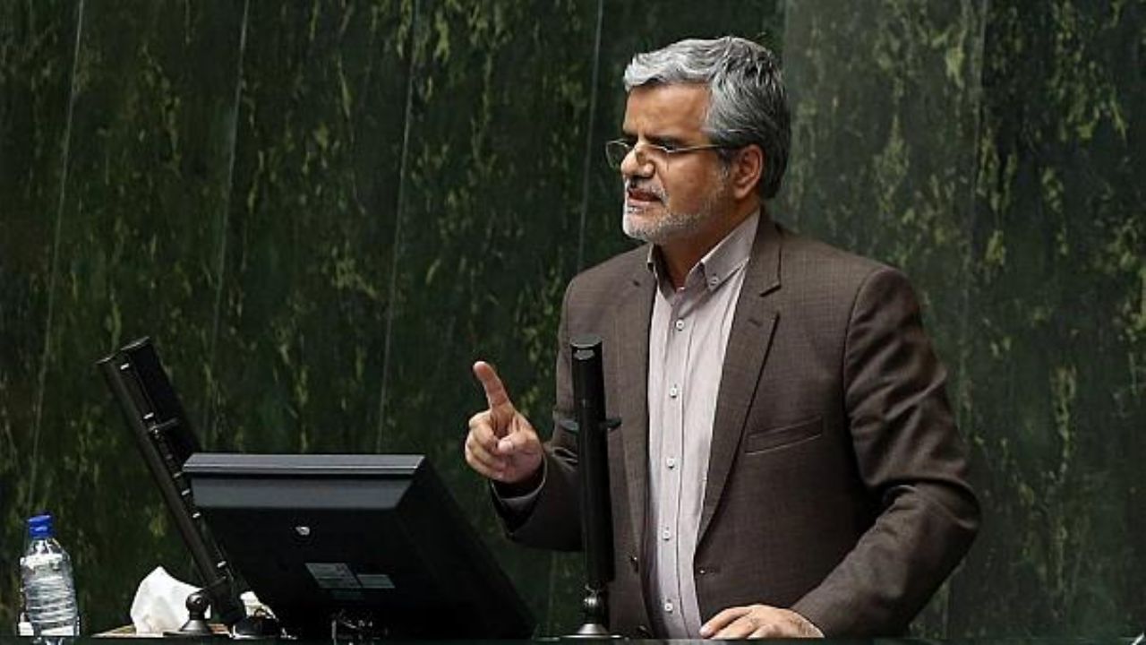 انتقاد تند کیهان از محمودصادقی/ تریبون مجلس را برای تکرار ادعاهای دروغ مایک پمپئو استفاده می‌کنید