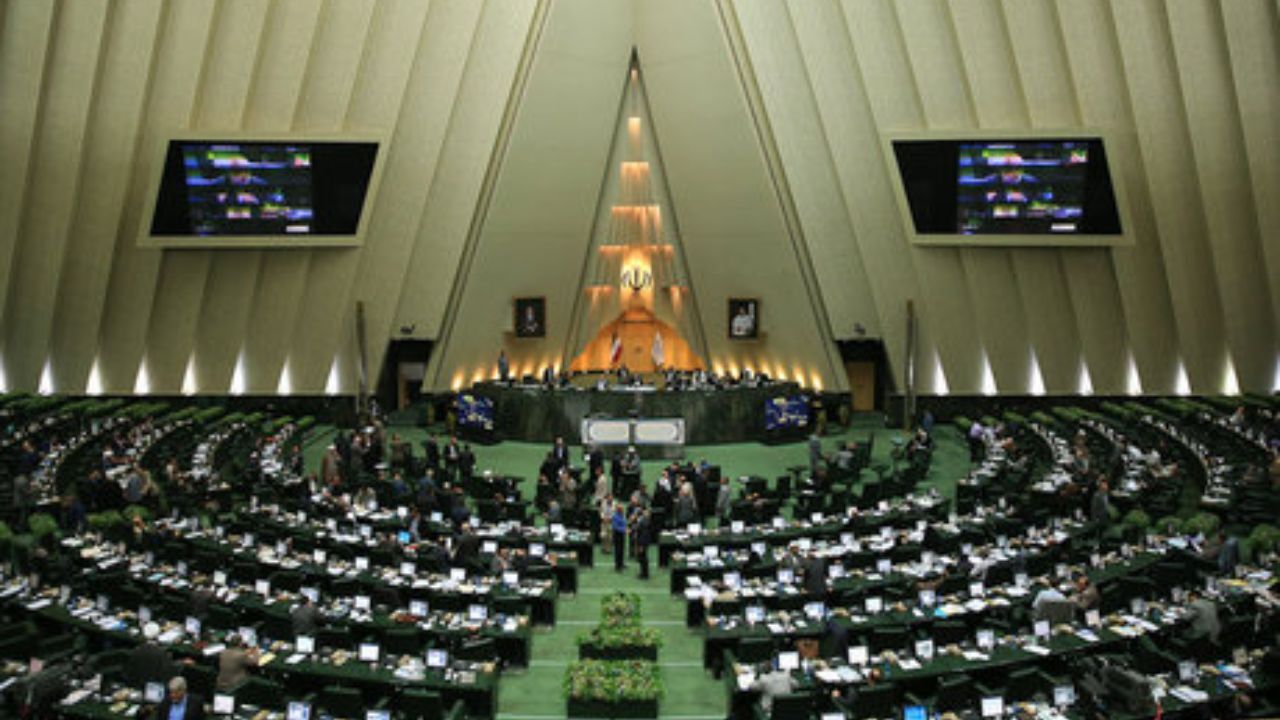 موافقت مجلس با فوریت طرحی به منظور جلوگیری از افزایش قیمت قیر توسط شرکت ملی نفت