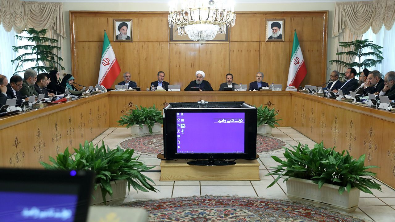اگر آمریکایی‌ها می‌خواستند همدیگر را ببینیم چرا پل را خراب کردند؟/ مشکل اقتصادی با بگیر و ببند حل نمی‌شود
