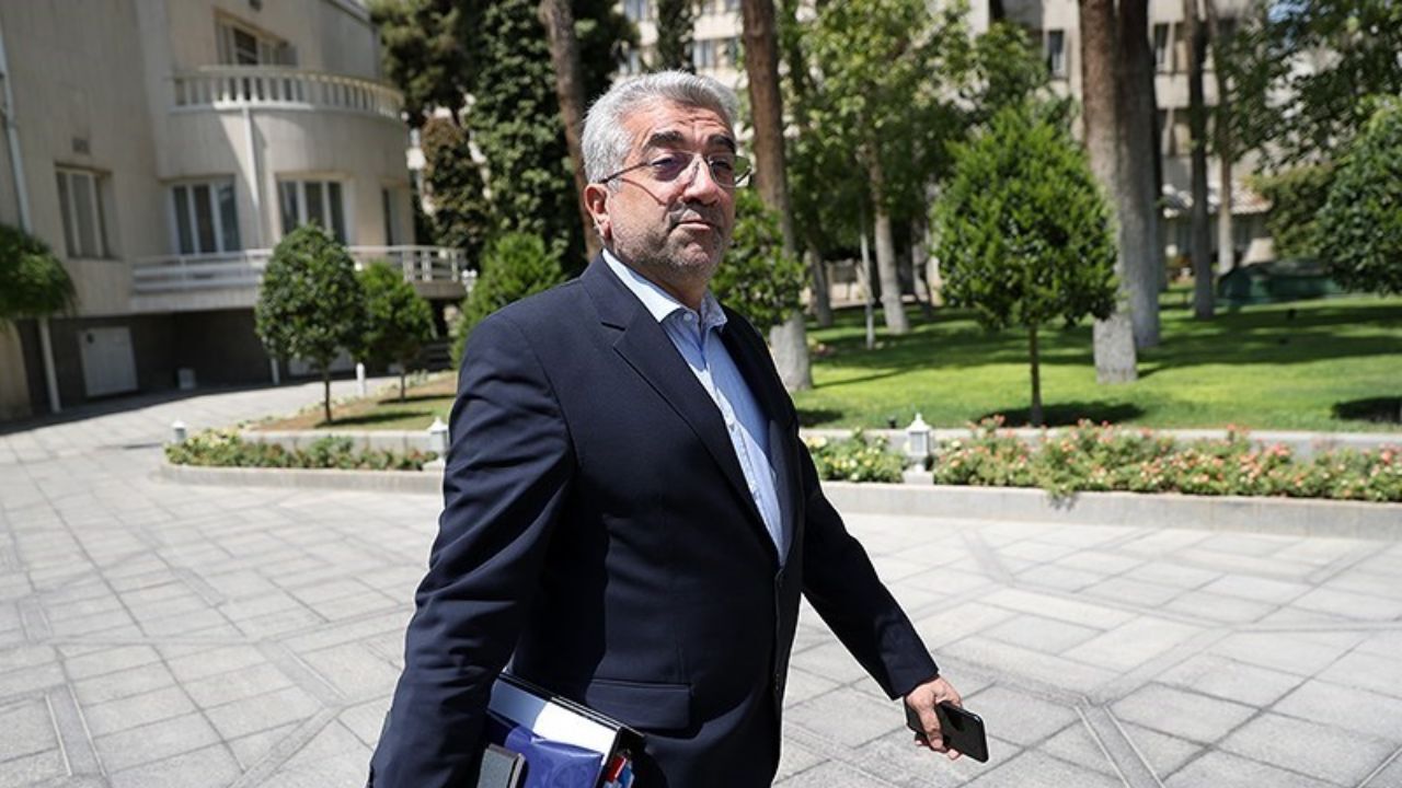 توقف پروژه سد هراز صحت ندارد