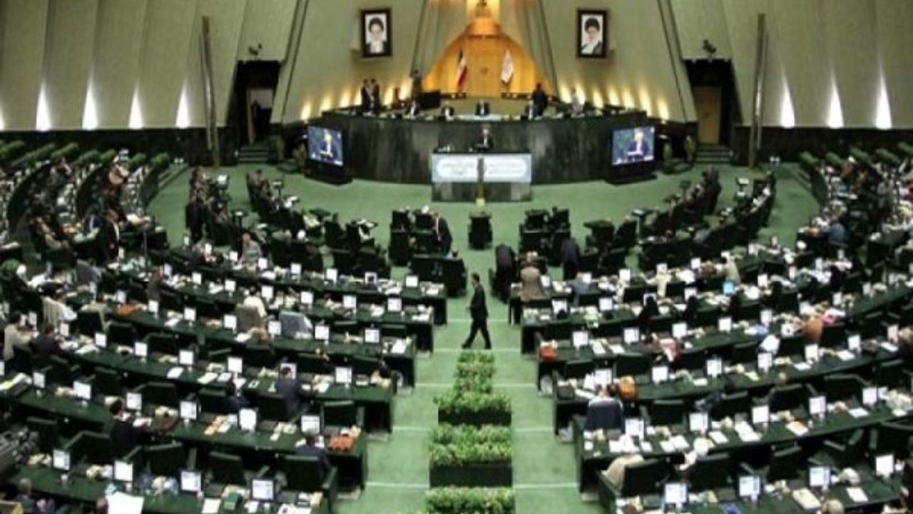 درگیری نمایندگان در صحن علنی مجلس
