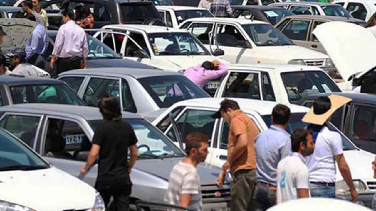 دولت سفته‌بازان را از بازار خودرو بیرون کند