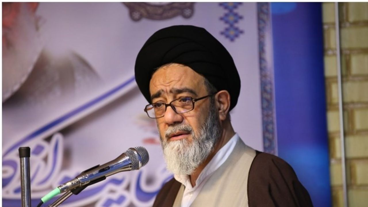 پیگیری مشکلات جامعه مورد توجه قرار گیرد