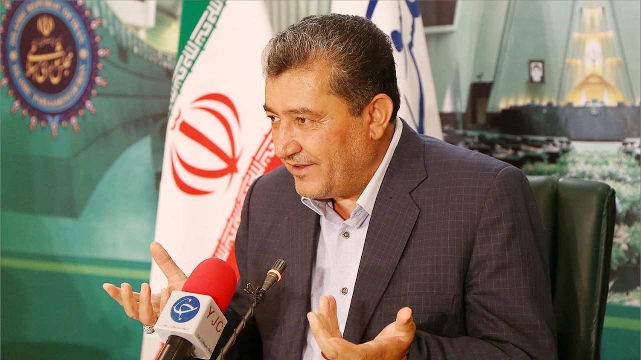 مکانیزم بررسی صلاحیت‌ها در انتخابات شورا‌ها مورد تایید نیست/ صلاحیت نامزدها با فشارهای سیاسی تایید می‌شود