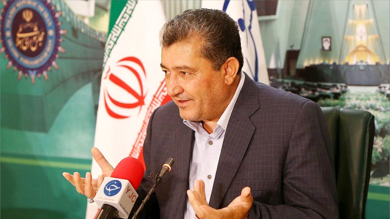 مکانیزم بررسی صلاحیت‌ها در انتخابات شورا‌ها مورد تایید نیست/ صلاحیت نامزدها با فشارهای سیاسی تایید می‌شود