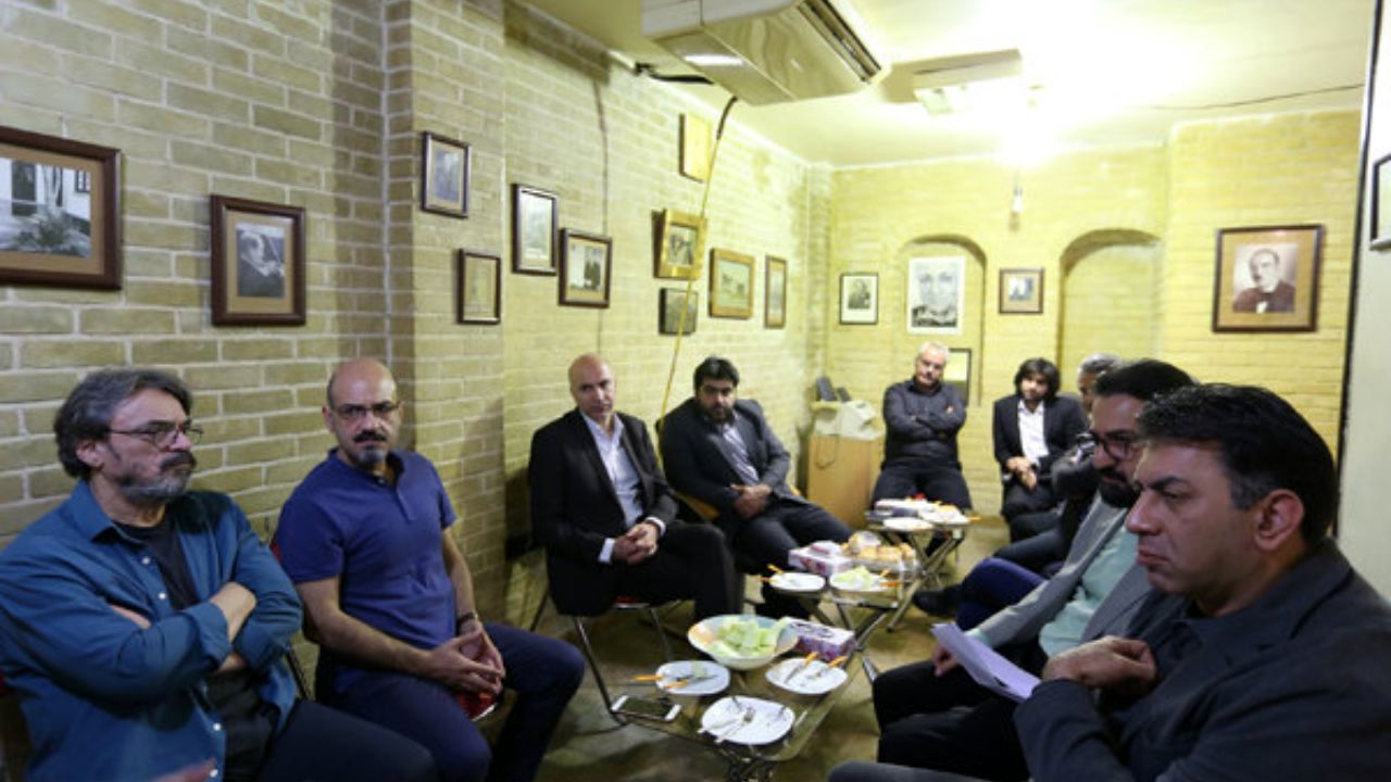 بازدید هنرمندان و مدیران ارشاد از موزه «صبا» در غیاب خبرنگاران