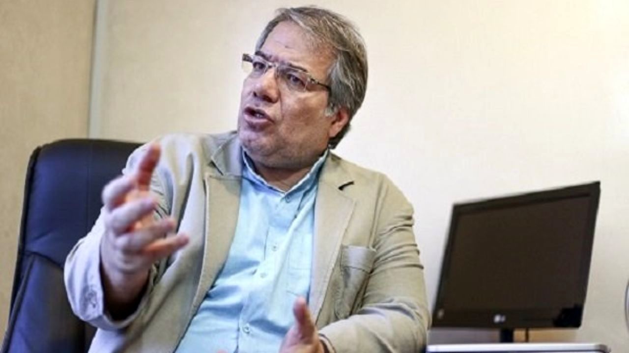 اشتباهاتی از جنس اتفاق اخیر قم، کودکانه است/ روحانی اهل بازی افشاگری نیست