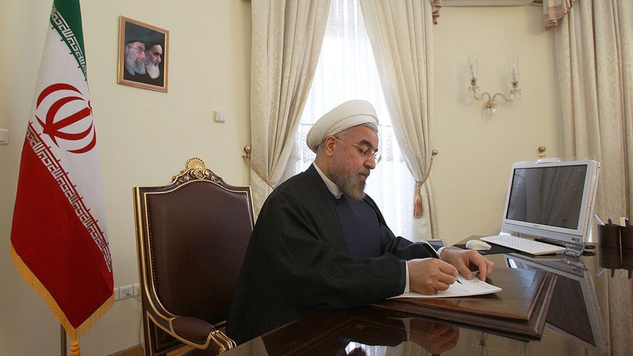 ولی‌الله سیف به عنوان «مشاور رئیس جمهور در امور پولی و بانکی» منصوب شد