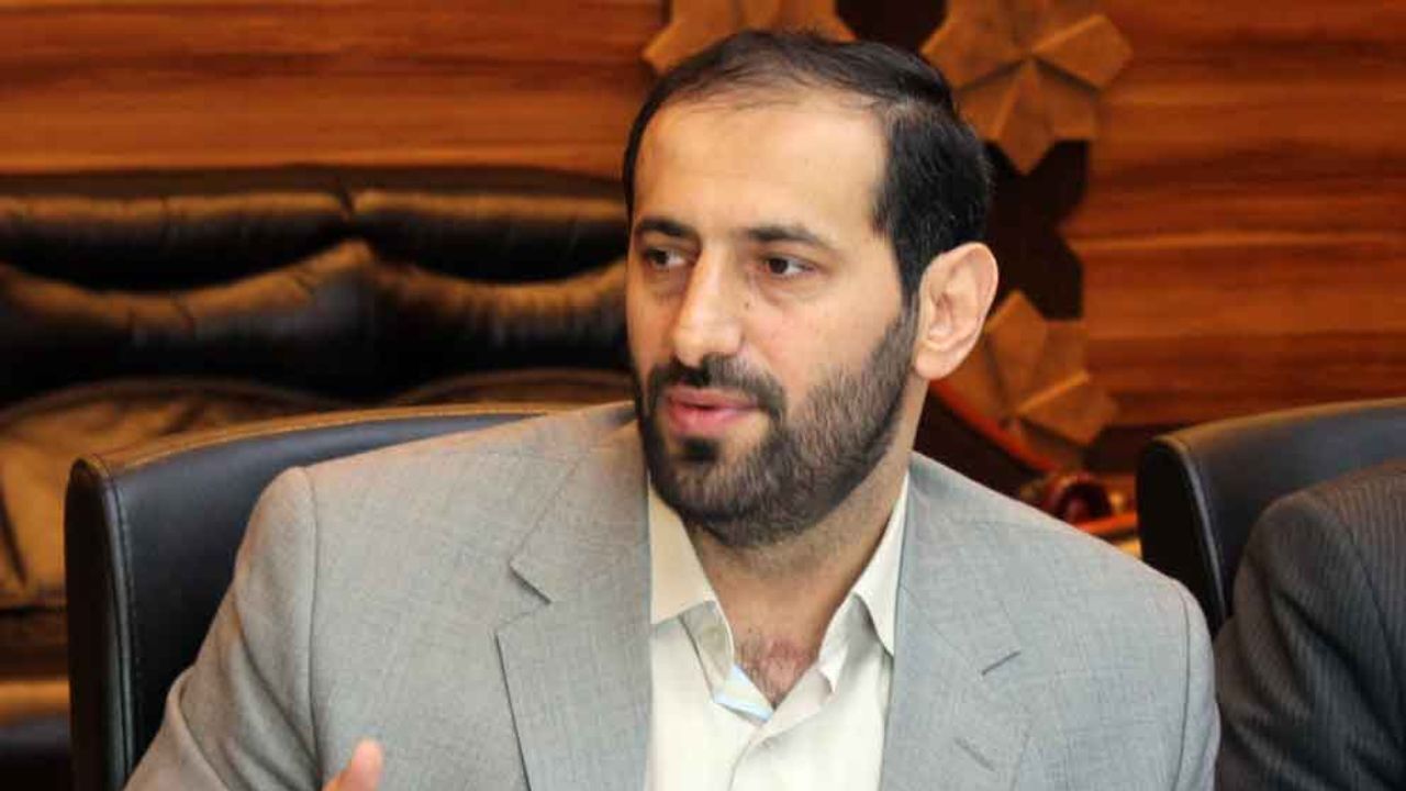 «سیف» مانند عملکردش به روحانی مشاوره ندهد/ ممنوع الخروجی برای کسانی که شائبه فساد آنها وجود دارد، ضروری است