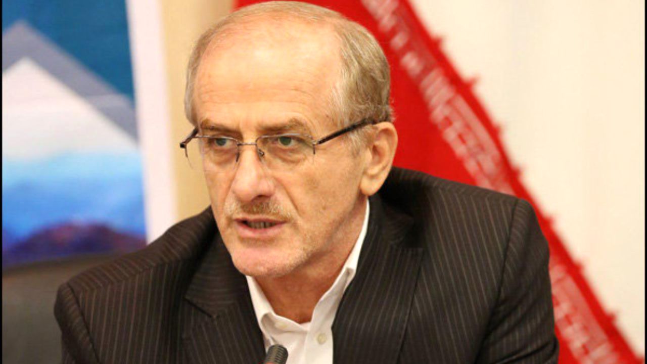 آغاز توزیع لاستیک در پایانه های بار بنادر شهید رجایی و امام خمینی