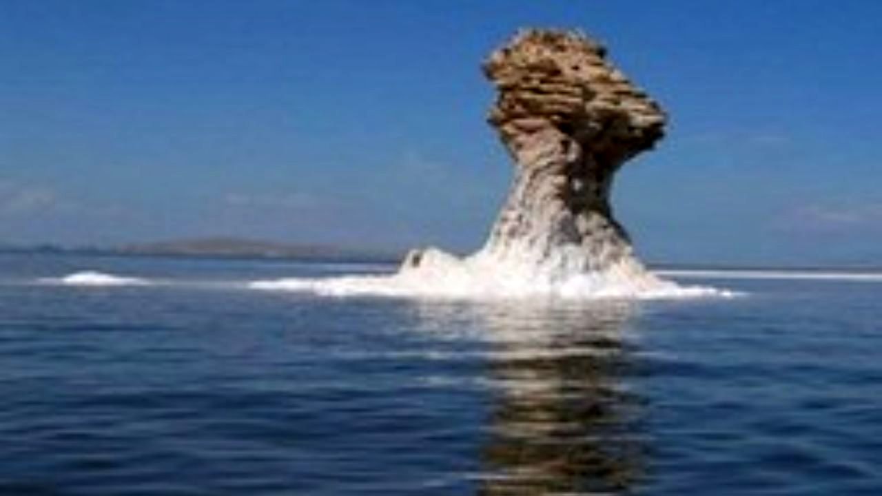 تذکر به بطحایی به دلیل حذف دریاچه ارومیه از کتب درسی