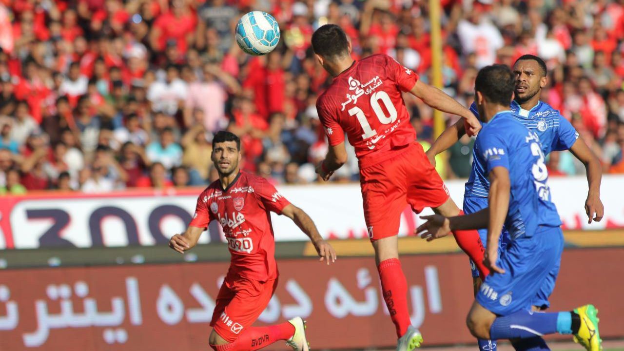 پرسپولیس 2 بر صفر استقلال را می‌برد